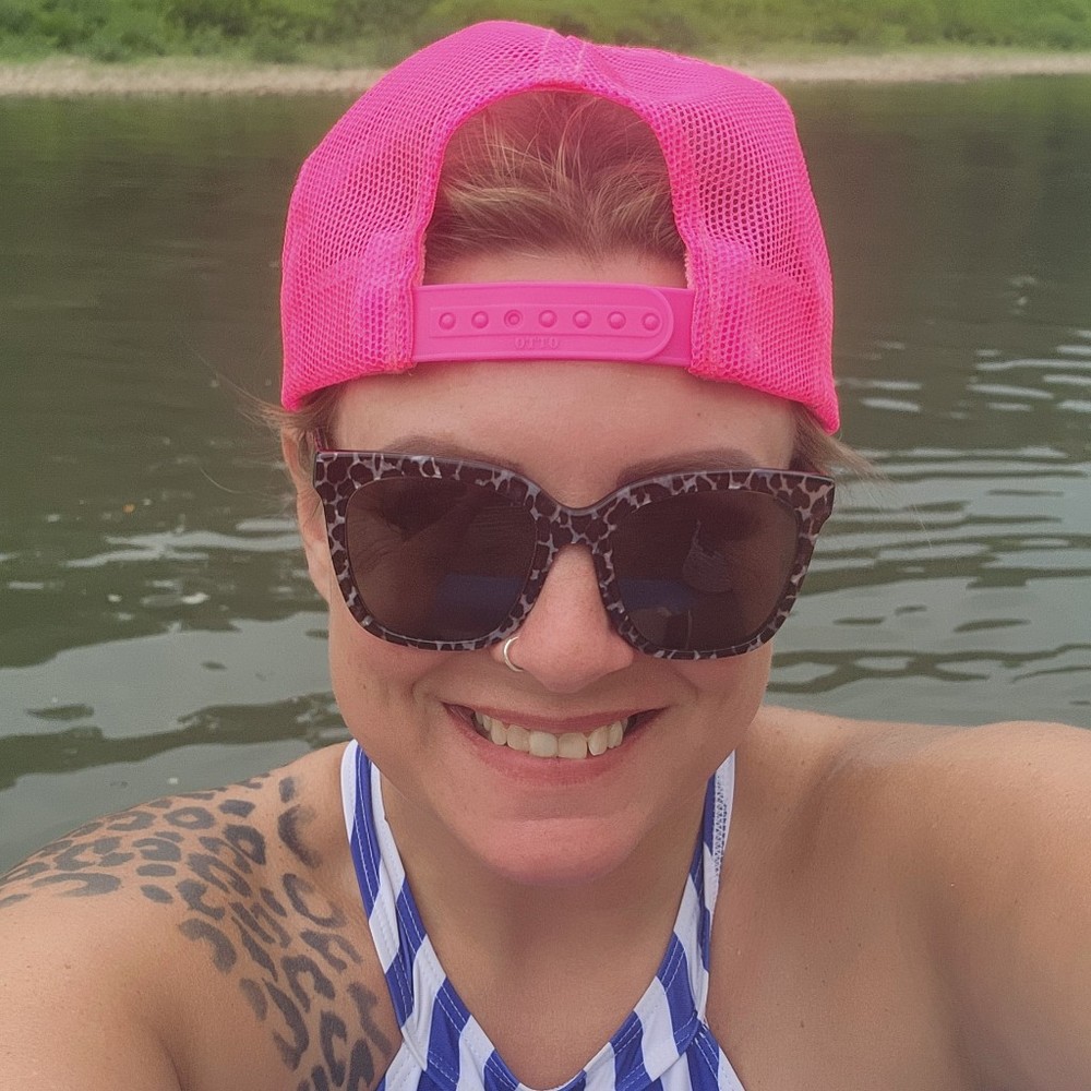 Meet your Posher, Shana